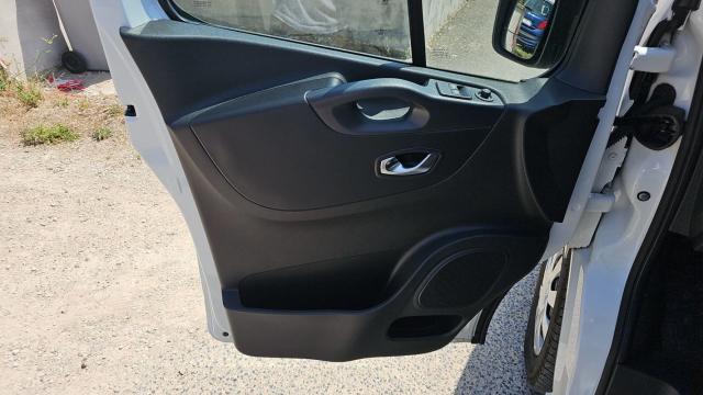 Renault Trafic image 2
