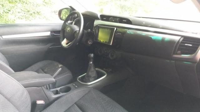 Toyota Hilux image 2