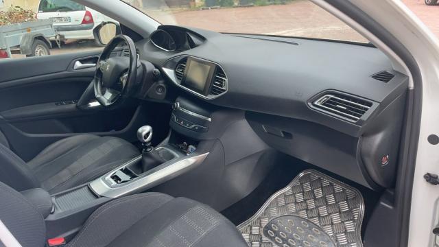 Peugeot 308 image 6