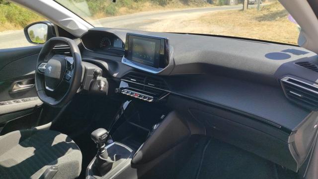 Peugeot 208 image 3