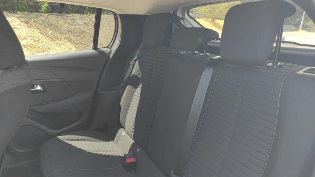 Peugeot 208 image 2
