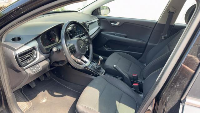 Kia Rio image 3