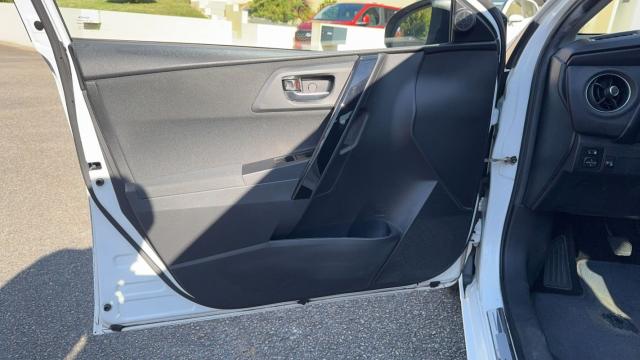Toyota Auris image 1