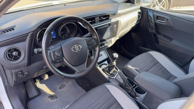 Toyota Auris image 5
