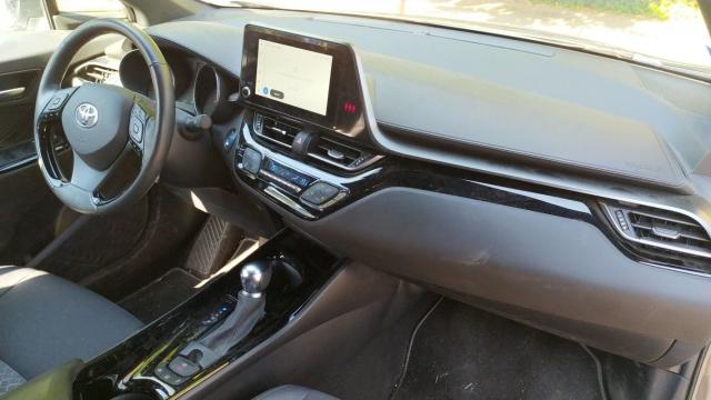Toyota C-Hr image 6