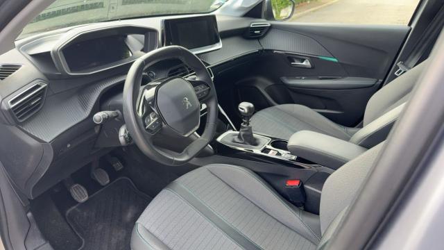 Peugeot 208 image 6