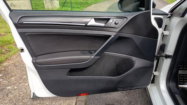 Volkswagen Golf image 8