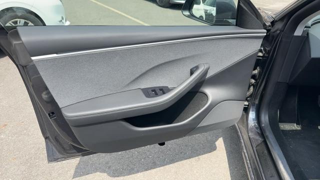 Tesla Model 3 image 8