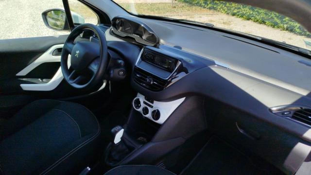 Peugeot 208 image 6