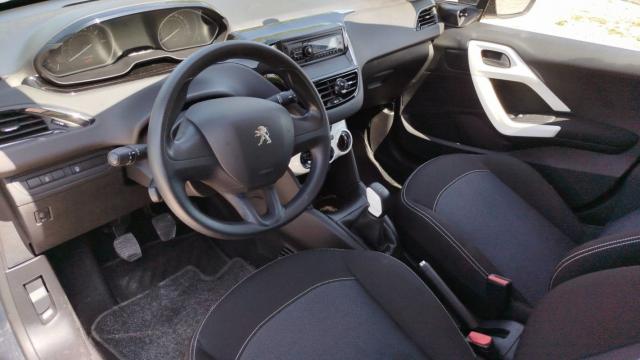 Peugeot 208 image 1