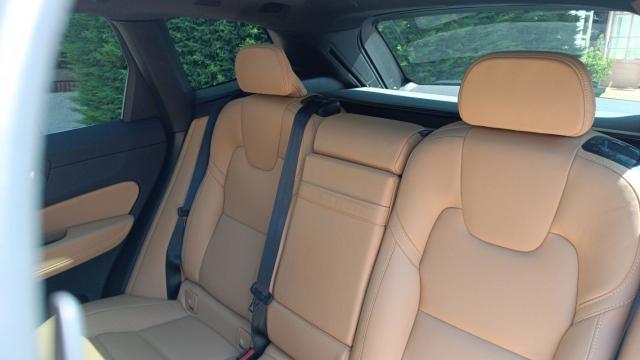 Volvo Xc60 image 2