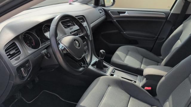 Volkswagen Golf image 6