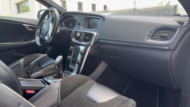 Volvo V40 image 4