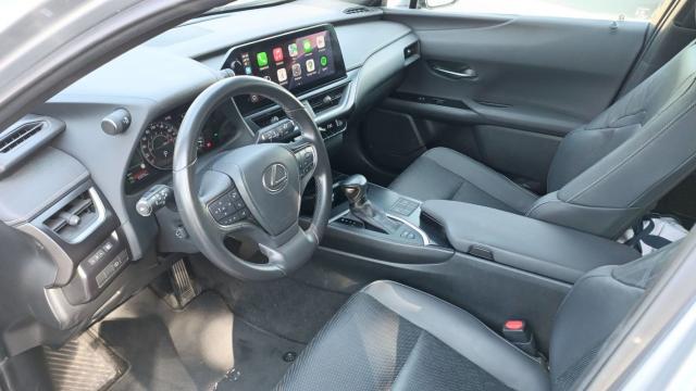 Lexus Ux image 1