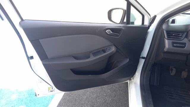 Renault Clio image 9