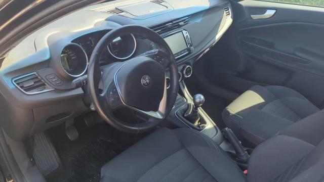 Alfa Romeo Giulietta image 5