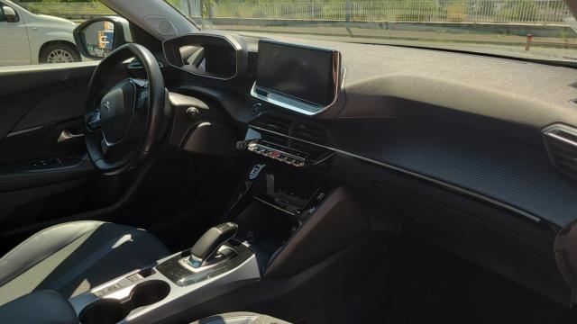 Peugeot 2008 image 7