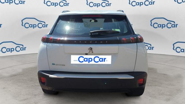 Peugeot 2008 image 8