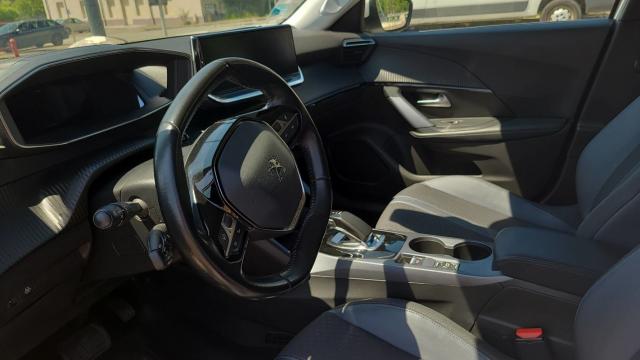 Peugeot 2008 image 6