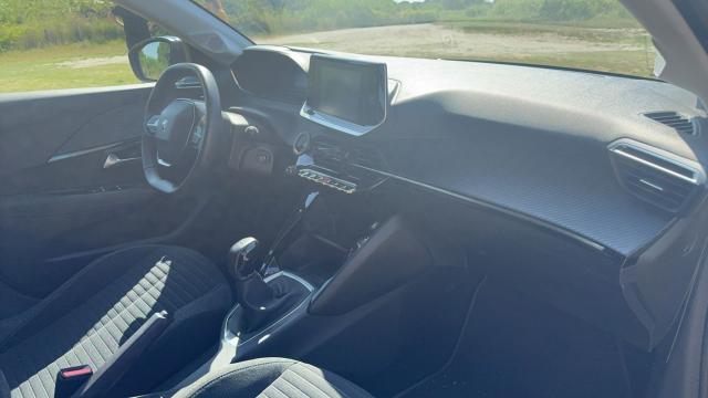 Peugeot 208 image 6