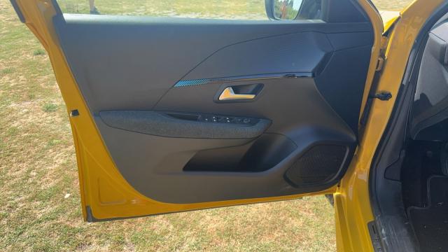 Peugeot 208 image 4