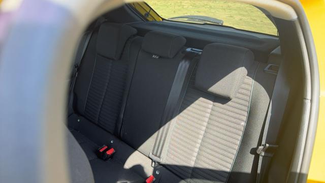 Peugeot 208 image 9