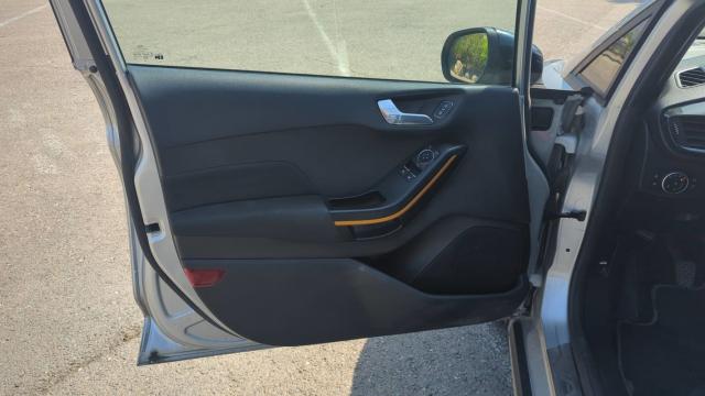 Ford Fiesta image 7