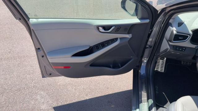 Hyundai Ioniq image 3