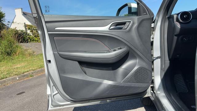 Mg Zs Ev image 2