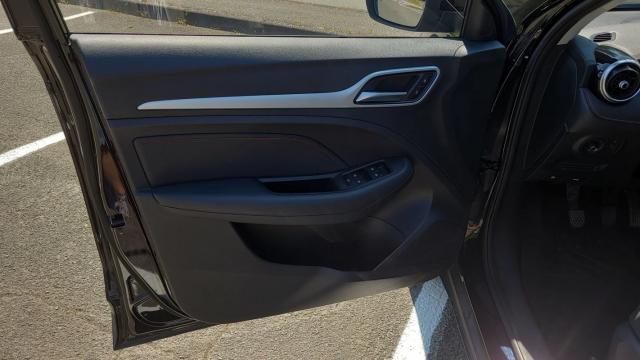 Mg Zs image 2