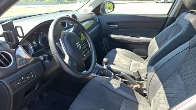 Suzuki Vitara image 2