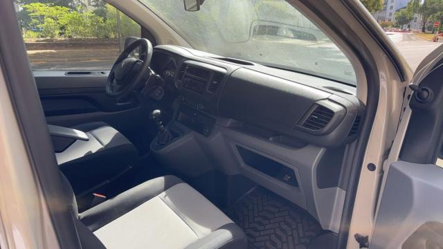 Peugeot Traveller image 5