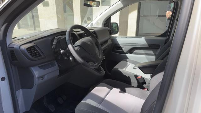 Peugeot Traveller image 6