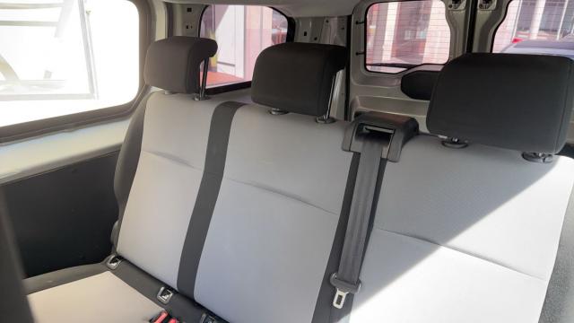 Peugeot Traveller image 2