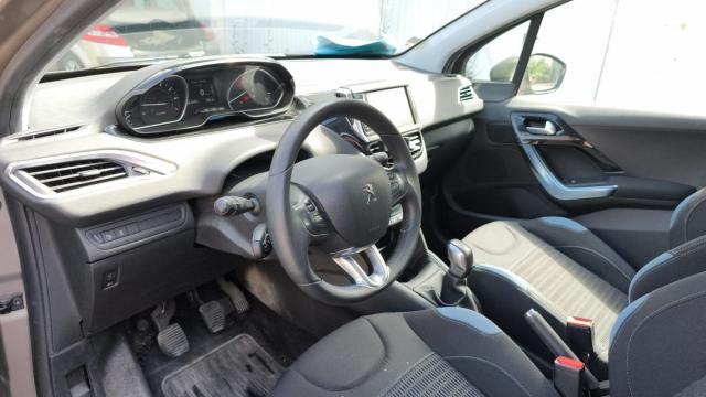 Peugeot 208 image 5