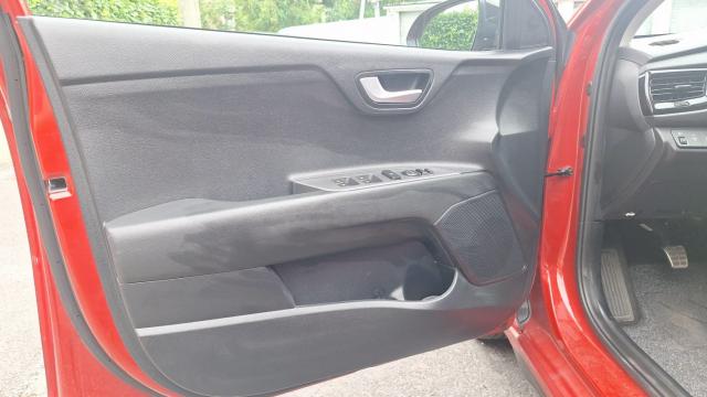 Kia Rio image 6