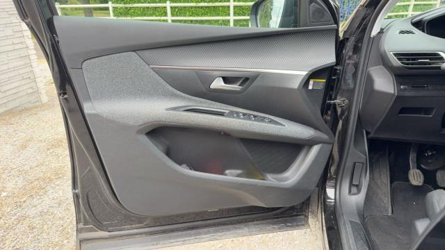 Peugeot 5008 image 4