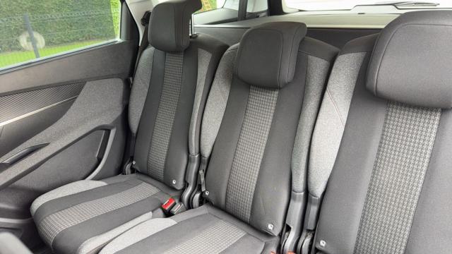 Peugeot 5008 image 3