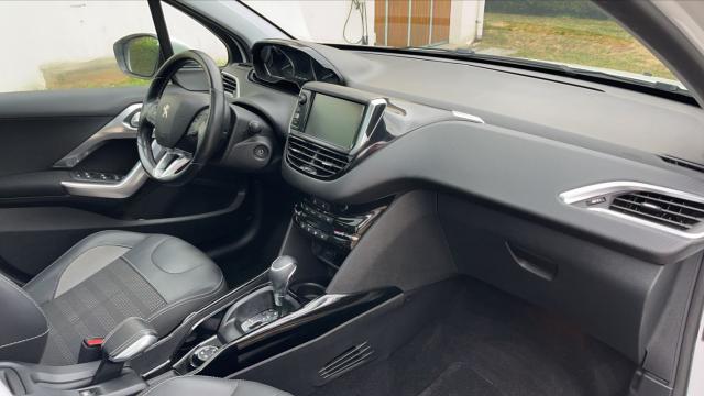 Peugeot 2008 image 5