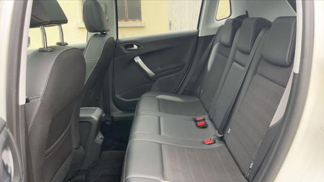 Peugeot 2008 image 7