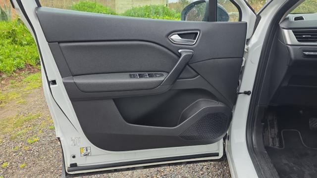Renault Captur image 2