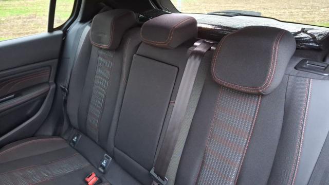 Peugeot 308 image 1