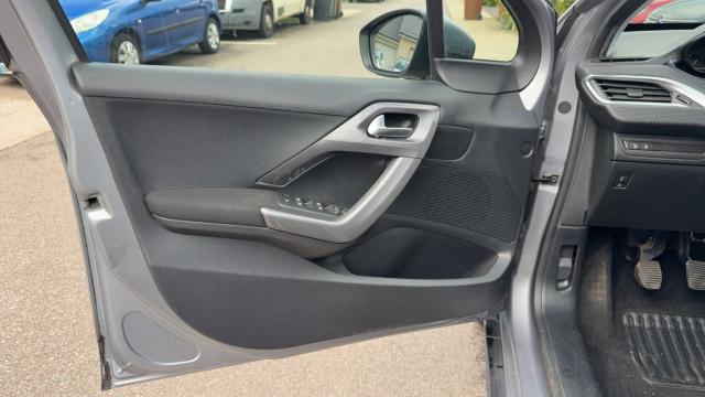 Peugeot 2008 image 9