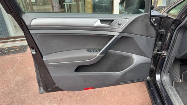 Volkswagen Golf image 8