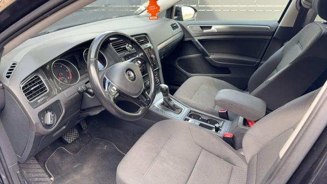 Volkswagen Golf image 9