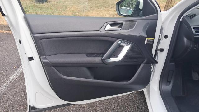 Peugeot 308 image 9