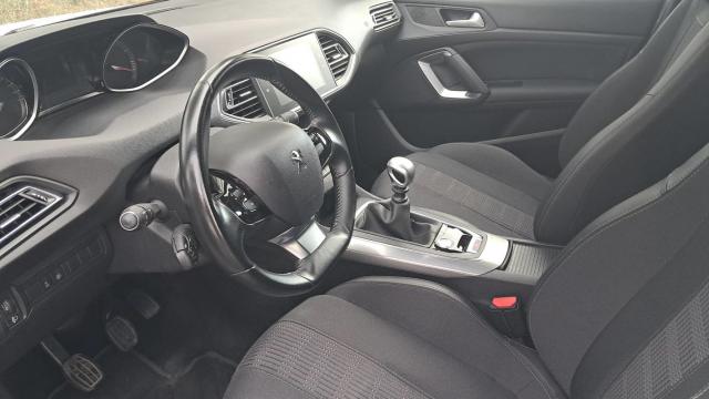 Peugeot 308 image 3