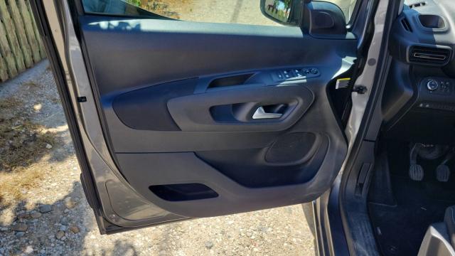 Opel Combo image 9