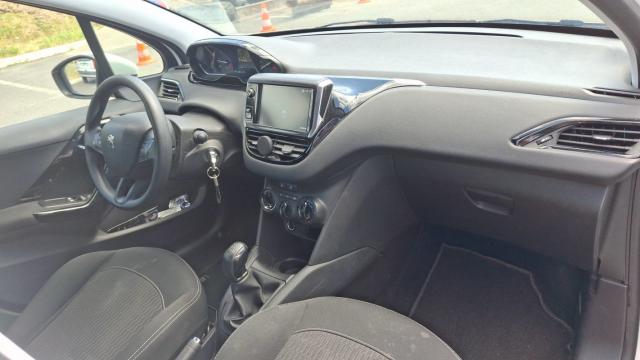 Peugeot 208 image 1