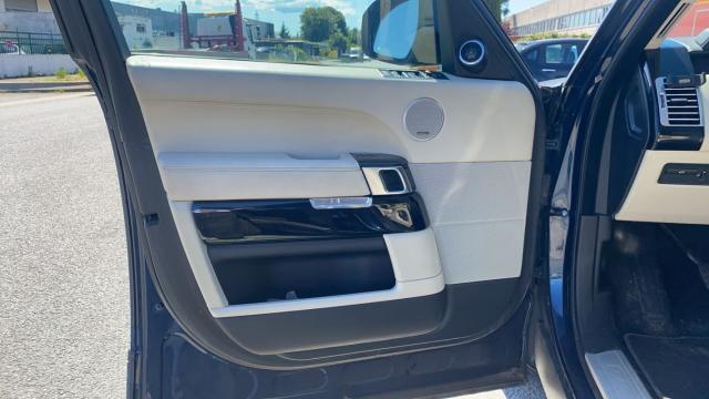 Land Rover Range Rover image 2